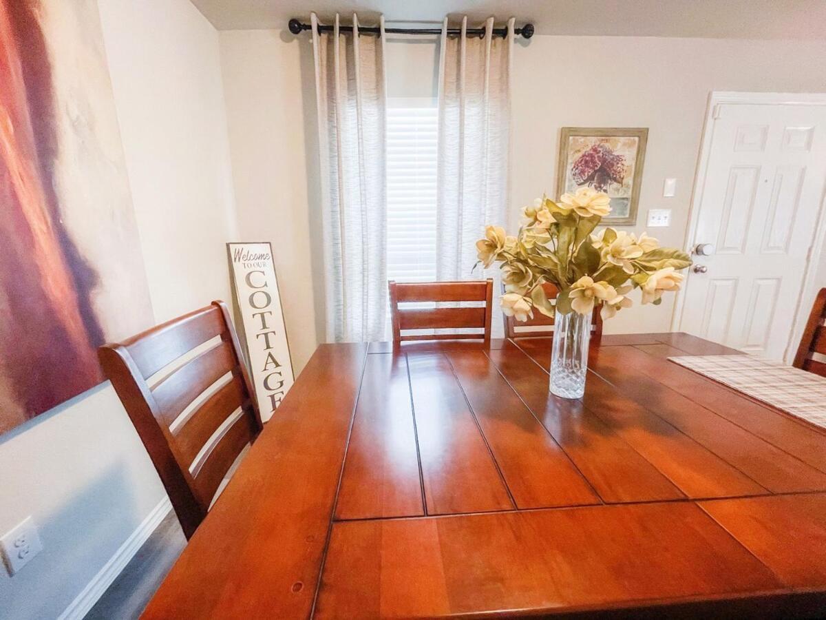 Casa de Férias Family Cozy Family Gem Near Seaworld Lackland San Antonio